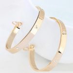 Klassische Creolen, funkelndes Gold