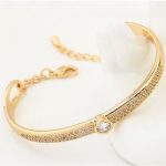 Klassisches Armband, funkelndes Gold