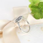 Silberring mit kleinen Kristallen, Größe 8