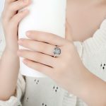 Silberring mit kleinen Kristallen, Größe 9