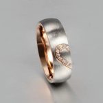 Damen-Ehering aus Edelstahl mit Herzmotiv, Größe 5