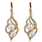  Weiße Perlenohrringe, goldfarben