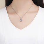  Silberner Herzanhänger mit Zirkonsteinen