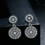 Runde Ohrringe aus Antiksilber