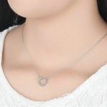 Silberne Creolenkette mit Strasssteinen