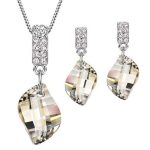  Schmuckset mit gewelltem Anhänger, verziert mit Swarovski-Kristallen