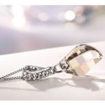  Schmuckset mit gewelltem Anhänger, verziert mit Swarovski-Kristallen