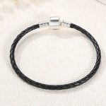 Geflochtenes Armband, Leder, schwarz, mit Silberverschluss, 18 cm