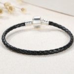 Geflochtenes Armband, Leder, schwarz, mit Silberverschluss, 20 cm