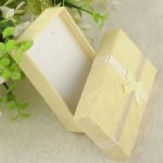 Schmuckkästchen mit Schleife, aus Papier, gelb