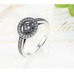 Silberring im Kreis mit quadratischem Motiv, Größe 7