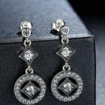 Silberohrringe im Vintage-Stil