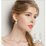 Silberohrringe mit Perlen, weiß