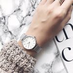 Damenarmbanduhr, flach, silberfarben