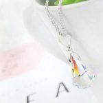 Schmuckset in Form eines Wassertropfens, verziert mit Swarovski-Kristallen, AB