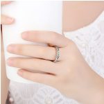 Silberring mit Zirkoniasteinen, Größe 9