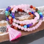  Mala mit Halbedelsteinen, Quastenverzierung, rosa