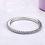 Silberring, verziert mit Kristallsteinen, Größe 9