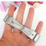  Elegante Damenarmbanduhr mit Kristallen, silberfarben