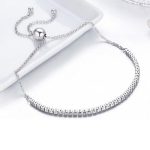 Glänzendes silbernes Tennisarmband