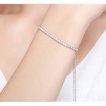 Glänzendes silbernes Tennisarmband