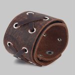 Breites Armband, Leder, braun, mit geschnürtem Lederband