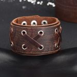 Breites Armband, Leder, braun, mit geschnürtem Lederband