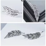 Silberohrringe in Form eines Blattes