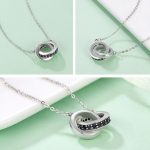 Silberne Halskette mit Doppelringanhänger