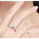 Silberring mit Strasssteinen und Perlen, Größe 8