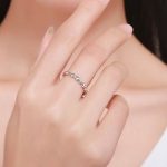 Silberring mit Kristallen, weiß, Größe 6