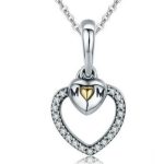 Silberne Halskette mit doppeltem Herzanhänger