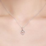 Silberne Halskette mit doppeltem Herzanhänger