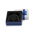 Schmuckschatulle mit blauer Schleife, Papier für Armband, 9 x 9 cm