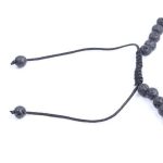  Armband aus schwarzem Lavastein mit farbigen Perlen