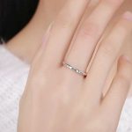 Silberring mit Aufschrift und Kristallsteinen, Größe 7