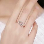 Silberring mit Doppelherzverzierung, Größe 8