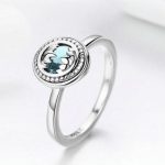 Silberring mit blauem Kristall, Größe 8