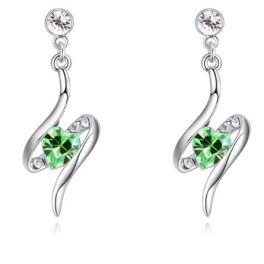   Spiralförmige Herzohrringe, verziert mit Swarovski-Kristallen und Peridot
