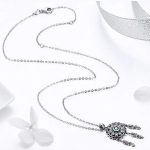 Silberne Halskette mit Traumfänger