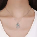 Silberne Halskette mit Traumfänger