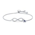 Silbernes Armband mit dem Unendlichkeitszeichen, verziert mit Kristallen