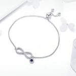 Silbernes Armband mit dem Unendlichkeitszeichen, verziert mit Kristallen