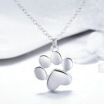 Silberne Halskette mit Hundepfoten-Anhänger