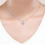 Silberne Halskette mit Hundepfoten-Anhänger