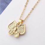 Halskette mit Schmetterling, verziert mit Swarovski-Kristallen, Amethyst