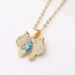 Halskette mit Schmetterling, verziert mit Swarovski-Kristallen, Aquamarin