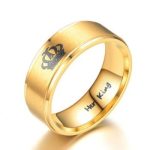 Herren-Ehering aus Edelstahl mit der Aufschrift „Her King“, goldfarben, Größe 12