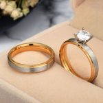 Herren-Ehering aus Edelstahl mit goldenen Ringen, Größe 9