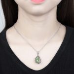 Halskette mit durchbrochenem, pfauenförmigem Anhänger, tschechischem Kristall, Peridot